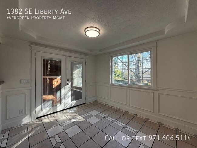 Building Photo - 1382 SE Liberty Ave