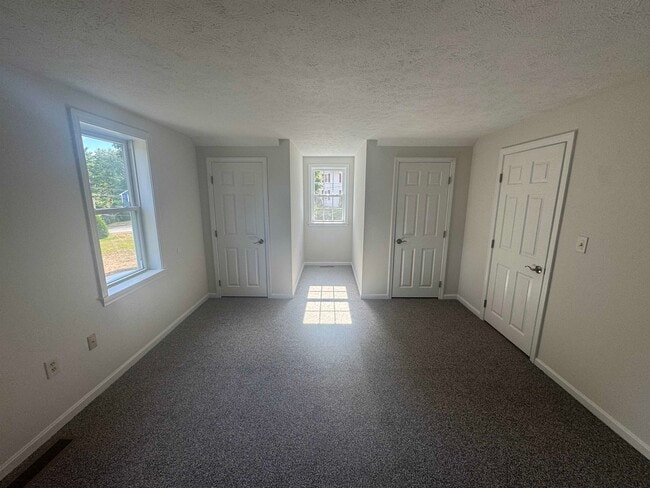 Building Photo - 5 Cabernet Ct