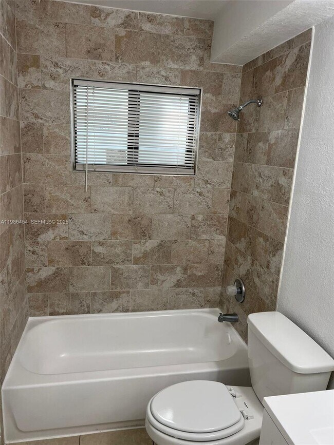 Building Photo - 180 NE 71st St