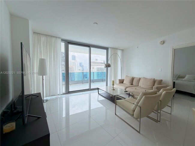 Building Photo - 200 Biscayne Blvd Way