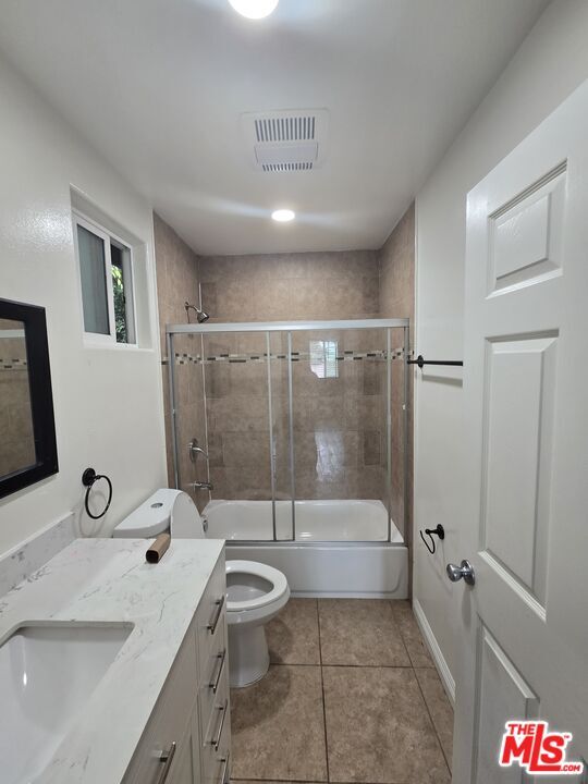 Building Photo - 8822 Orchard Ave