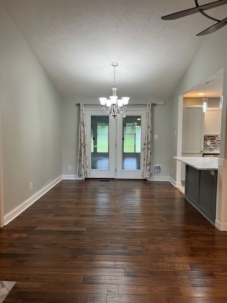 Building Photo - All updated Farragut ranch home in a great...