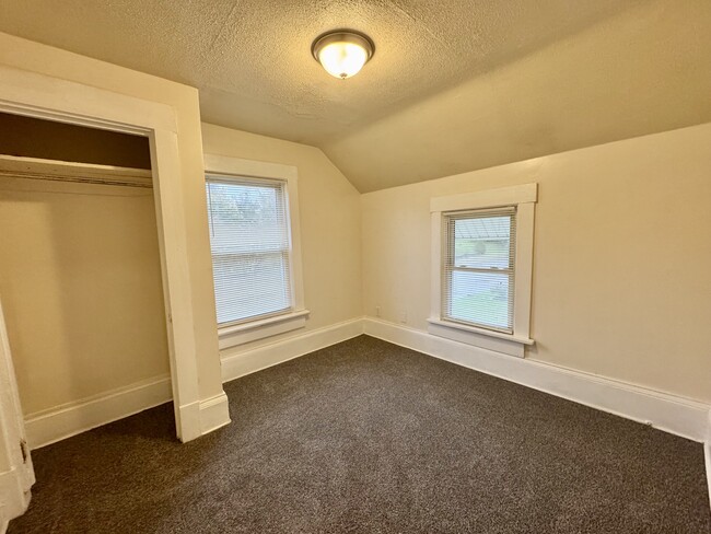 Building Photo - 2442 16th St NE