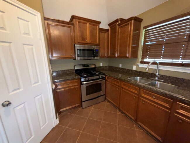 Building Photo - 8233 Hickok Ln