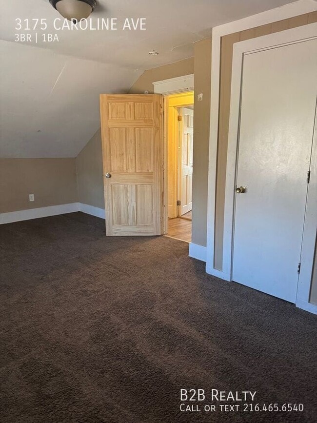 Building Photo - 3175 Caroline Ave