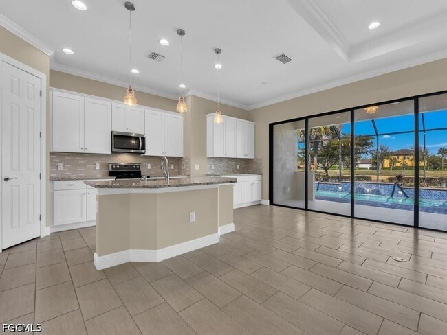 Building Photo - 10093 Avalon Lake Cir