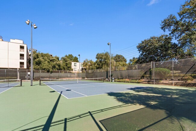 Building Photo - 470 N Civic Dr