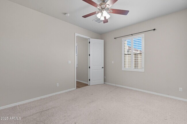 Building Photo - 1545 E Kings Ct