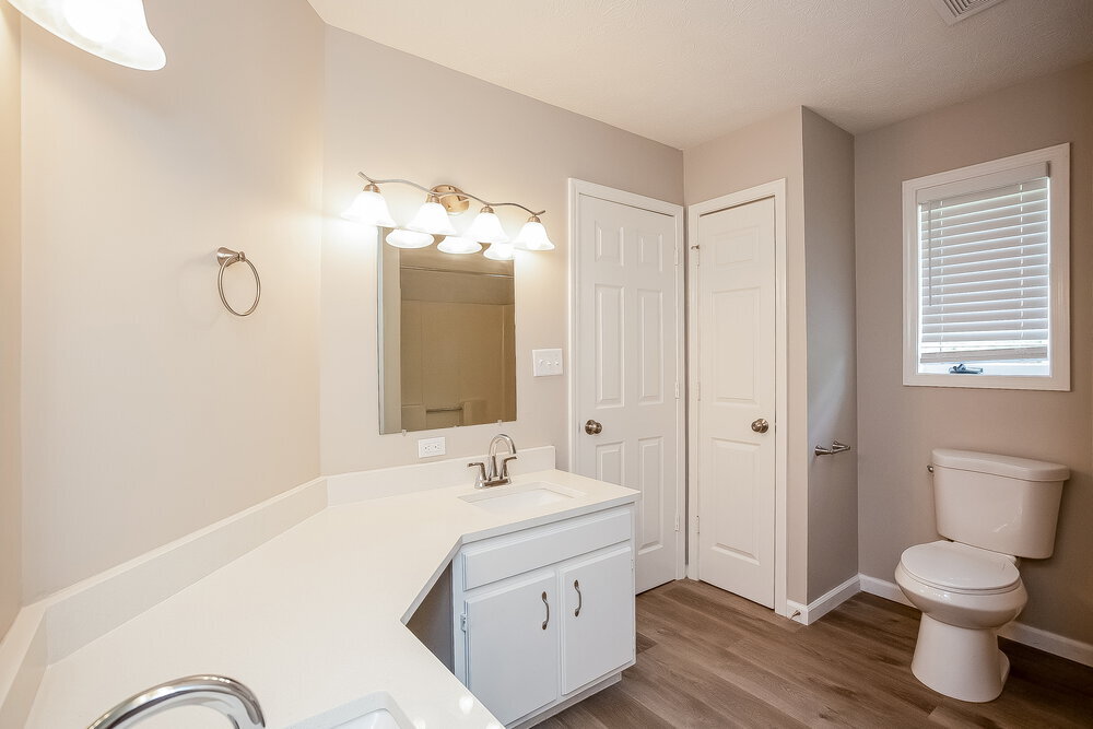 Building Photo - 8460 Countryside Ct