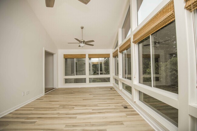 Building Photo - 106 Oohleeno Way
