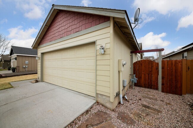 Building Photo - Charming home in Southwest Redmond