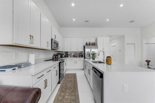 Building Photo - 32206 SW 196th Ave