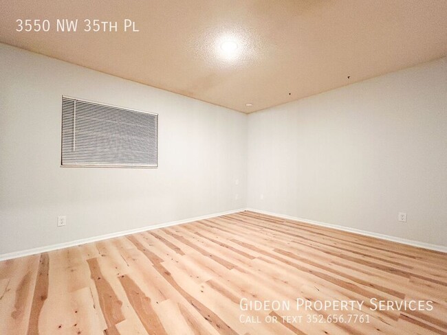 Building Photo - Spacious 4/3 with Flex Room in Shadowlawn ...