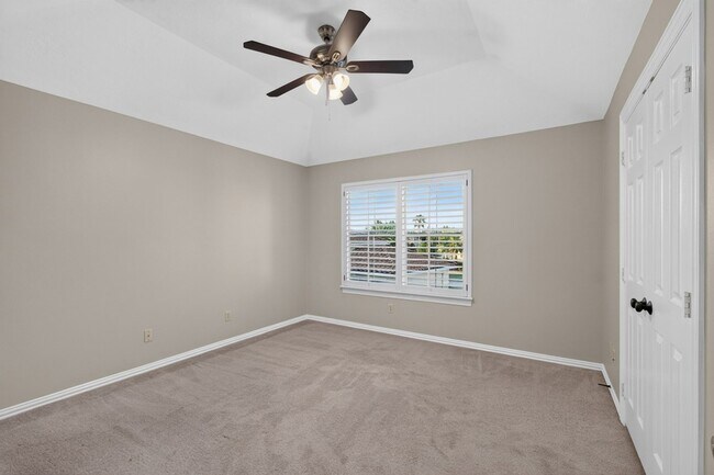 Building Photo - 13511 Indigo Lake
