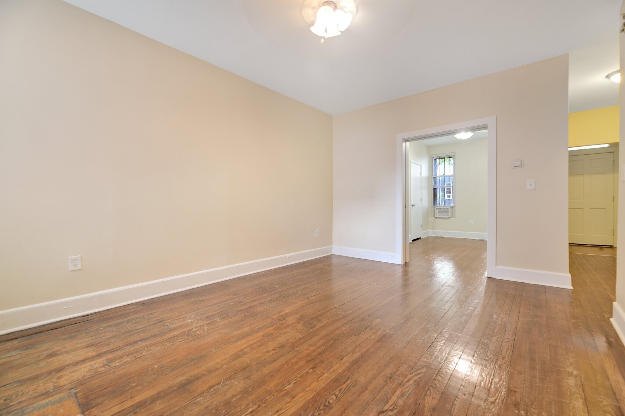 Building Photo - 618 Columbia Rd NW