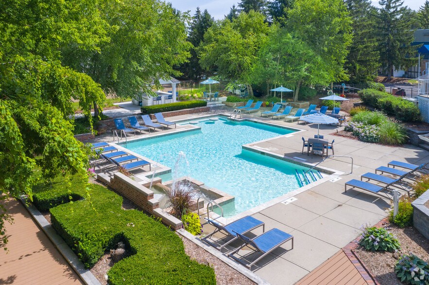 The Heights 1545 E 13 Mile Rd Madison Heights MI 48071 Apartment Finder