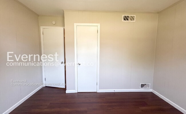 Building Photo - 200 Woodward Dr