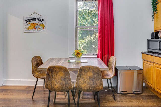 Building Photo - 15 Green Ct