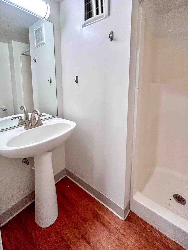 Building Photo - Spacious 3-Bedroom Apartment Near UVM with Private Entrance & Parking