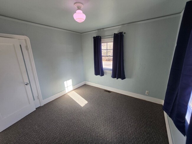 Building Photo - 1822 Earle St