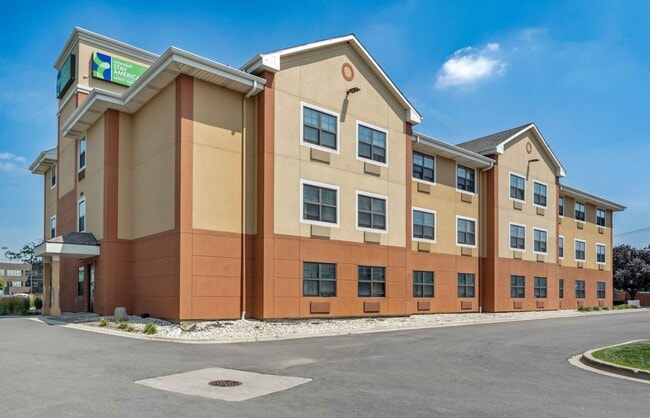 Building Photo - Furnished Studio-Chicago - O'Hare - North