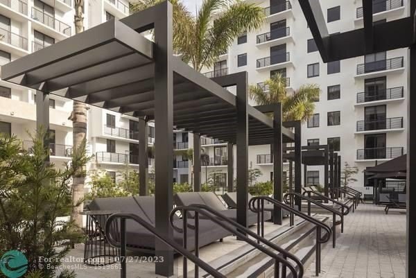 Building Photo - 11200 Biscayne Blvd