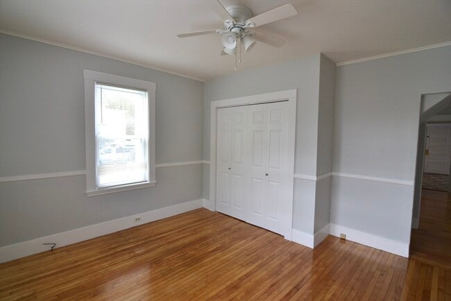 Building Photo - 208 Irving St