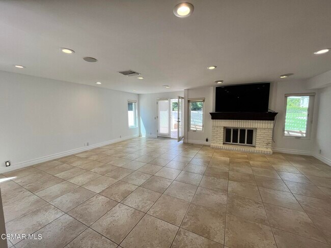 Building Photo - 29160 Oakpath Dr
