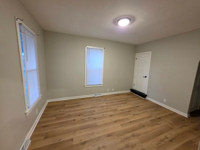 Building Photo - Beautiful 3 bedroom home for RENT