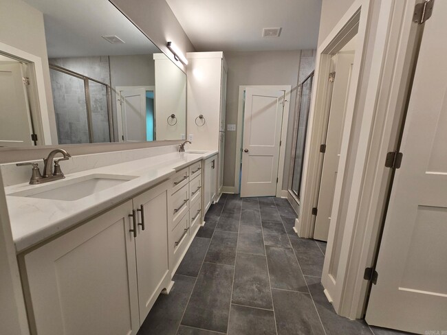 Building Photo - 5009 Springwood Cir