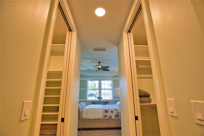 Building Photo - 830 The Esplanade N