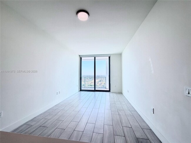 Building Photo - 2000 Metropica Wy