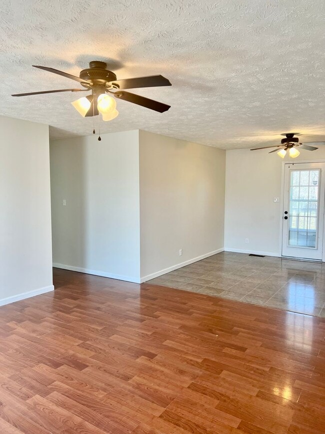 Building Photo - AVAILABLE NOW! 3 Bedroom, 2 Bath Home off Needmore Road