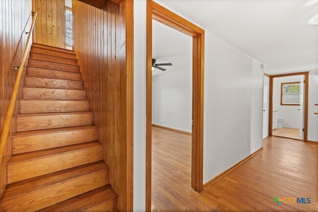 Building Photo - 1511 Ranch Rd 12