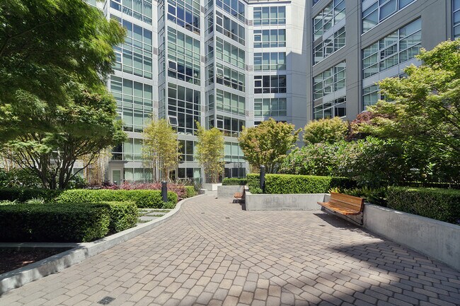 Building Photo - 200 Brannan St