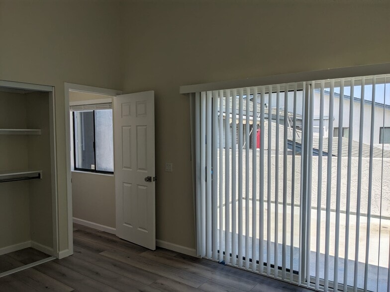 Building Photo - 4084 Crystal Dawn Ln