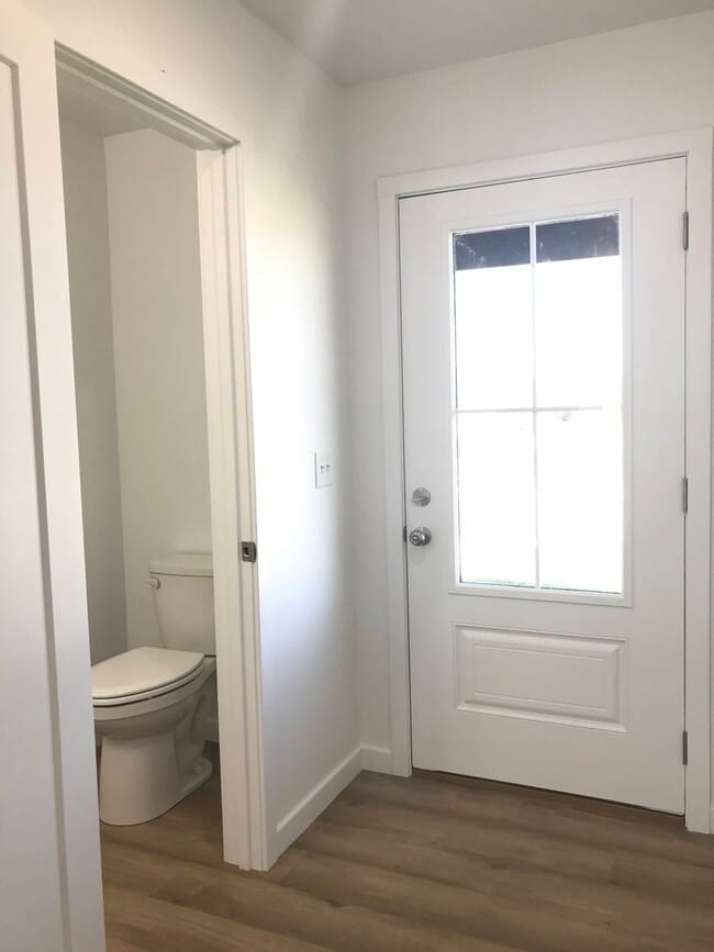 Building Photo - Executive Rental -  4 Bedroom 3 Baths