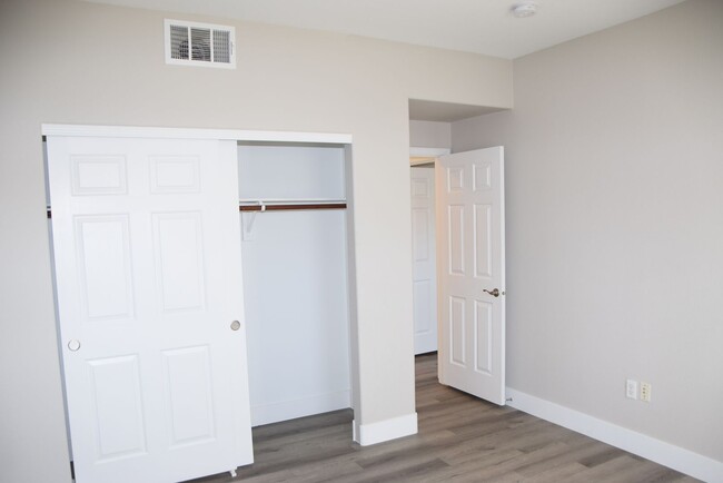 Building Photo - SUMMERLIN - AMBER RIDGE CONDO