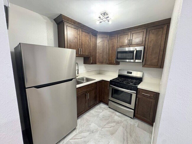 Building Photo - 1700 Keeler St