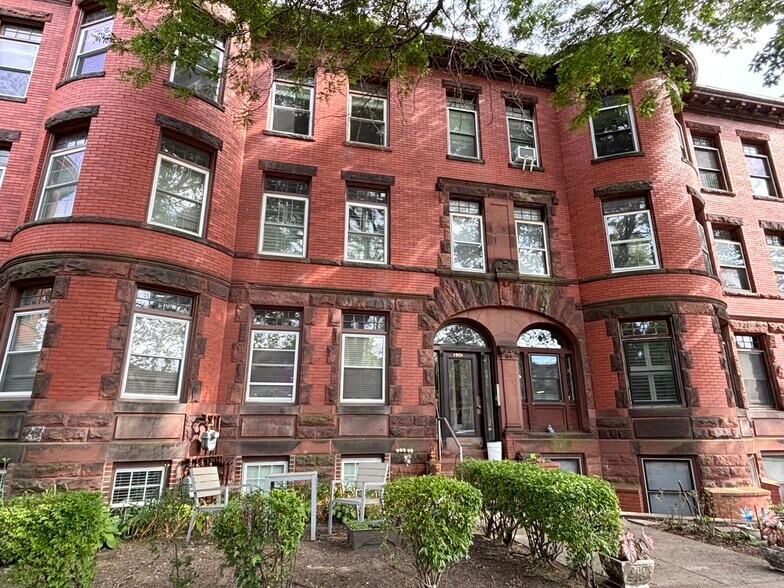 Building Photo - 1901 Beacon St