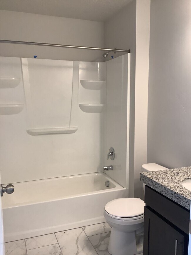 Building Photo - FREE RENT FIRST MONTH - Townhome in Prime ...