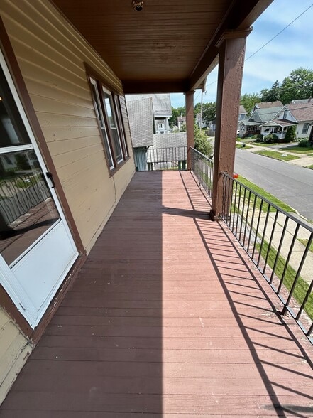 Building Photo - 110 Hawthorne Ave