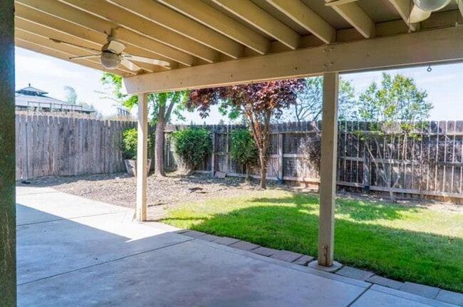 Building Photo - Bright & Spacious 4?BR Fresno Home with High Ceilings & Solar!