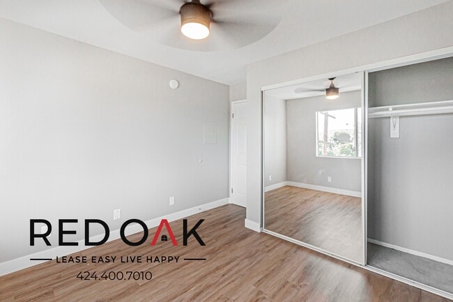 Building Photo - 14748 Burbank Blvd
