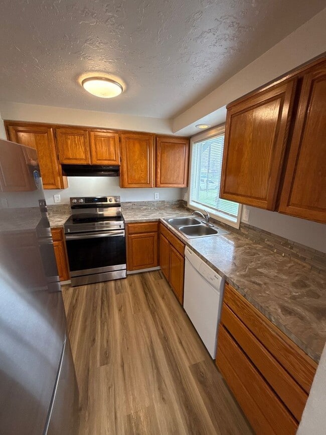 Building Photo - 3714 47th Ave NE