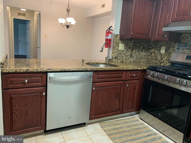 Building Photo - 4403A Fenwick Ln