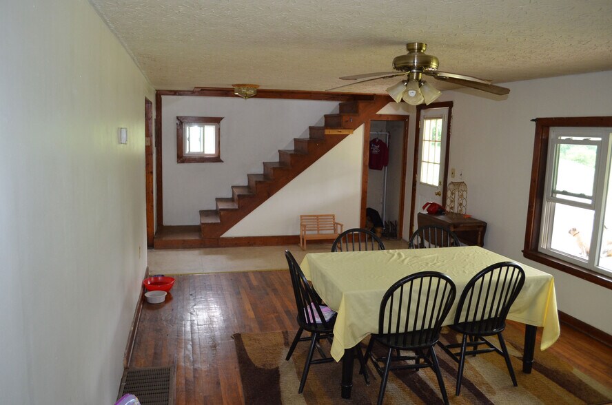 Building Photo - 995 Old US Route 33