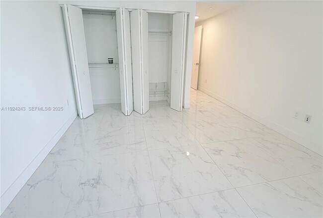 Building Photo - 488 NE 18th St