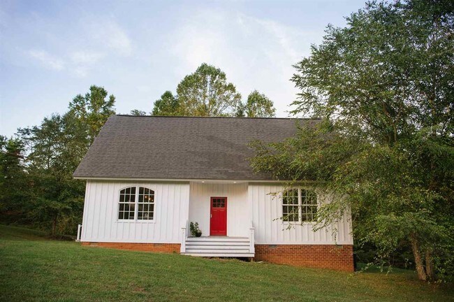 Building Photo - 2286 Old Lynchburg Rd