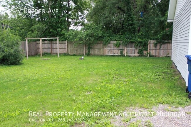 Building Photo - 1527 Reeder Ave